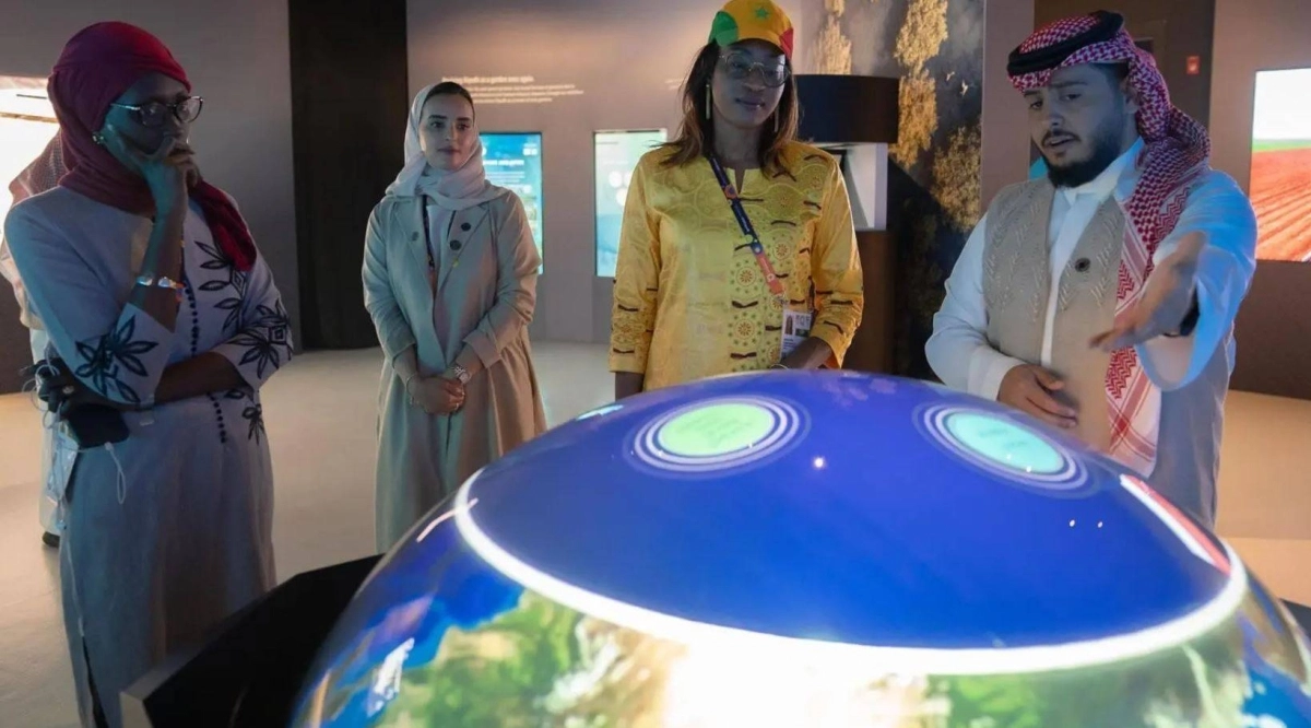 


من الجناح السعودي 