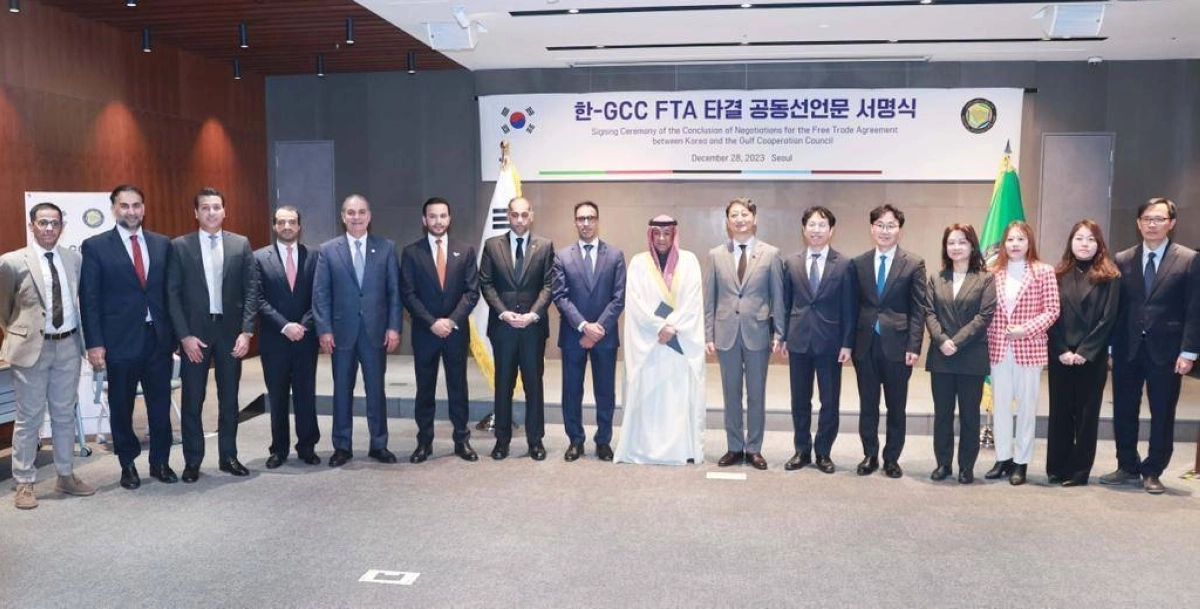 


على هامش توقيع الاتفاقية 