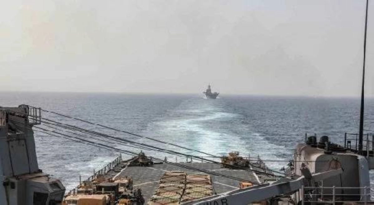 


ملاحقة أمريكية لزوارق الحوثي                                      (مكة) 