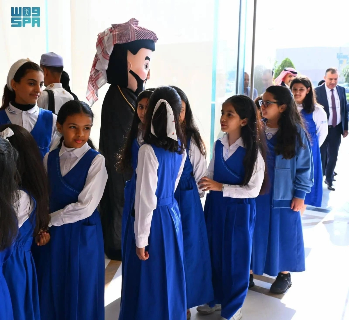 


.. وتكريم الفائزات      