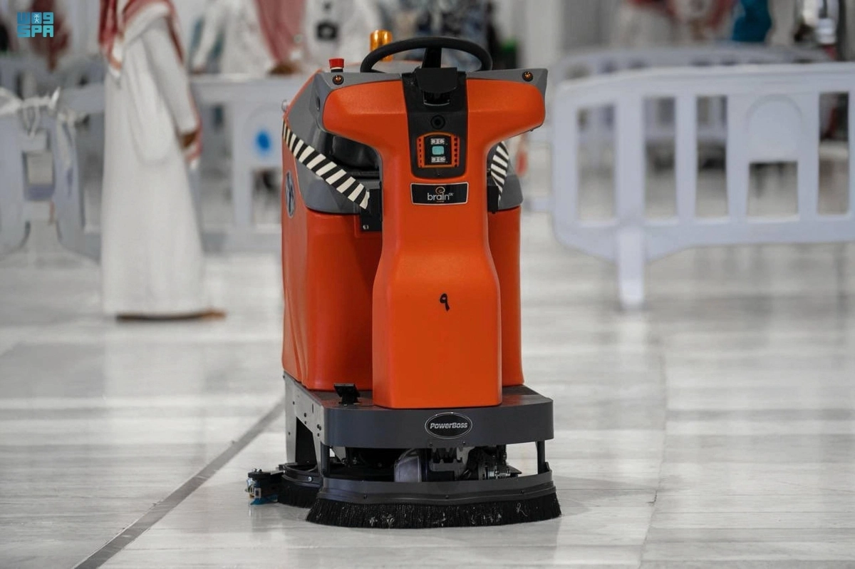 


من الآليات الحديثة بالمسجد الحرام                              (مكة)     