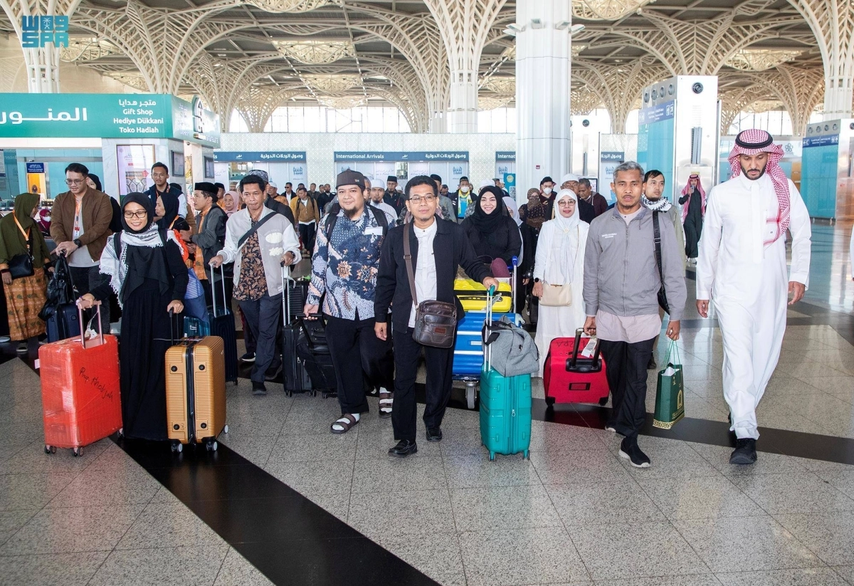 


من وصول ضيوف خادم الحرمين                                             (مكة) 