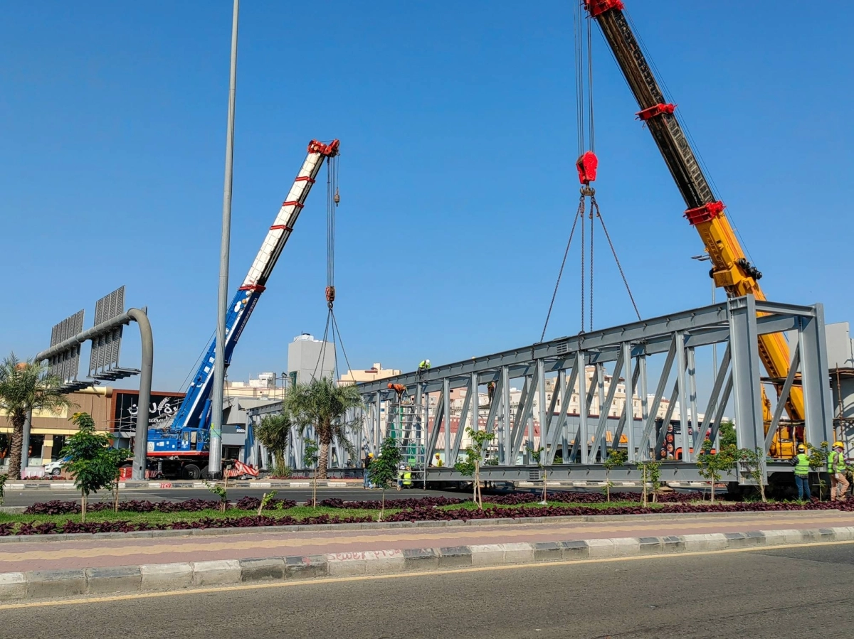 (أنس الحارثي)