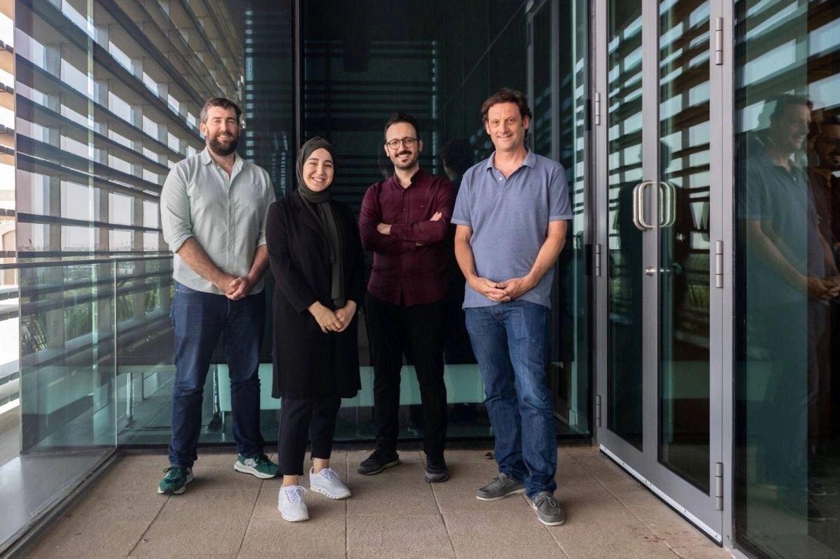 المؤلفون الأربعة (من اليمين) ستيفان دي وولف، إركان أيدين، وإسما أوغور، وتوماس ألين