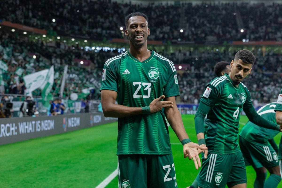 


محمد كنو يحتفل بهدفه 