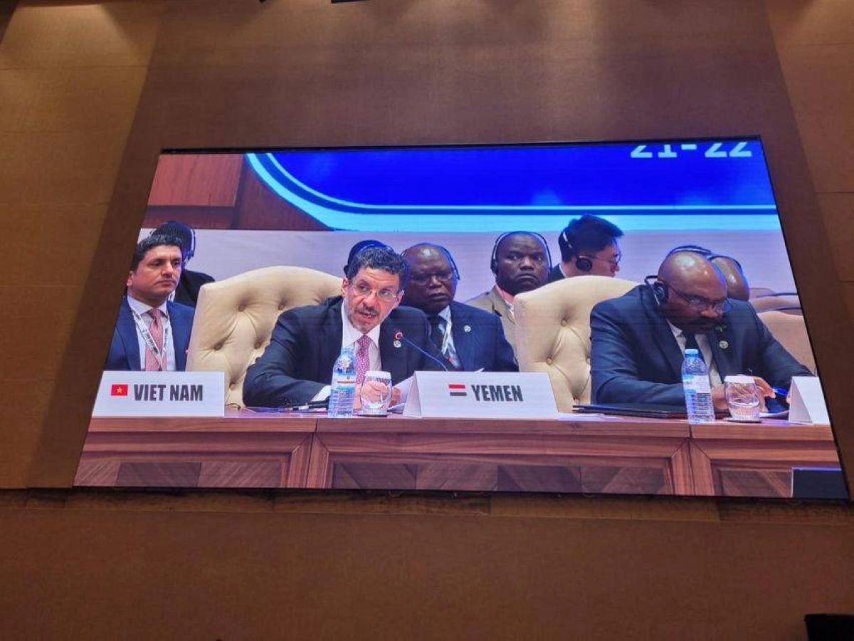 


أحمد بن مبارك 