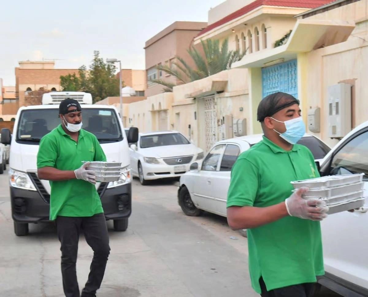 


توزيع الوجبات على المستحقين                                                    (مكة) 