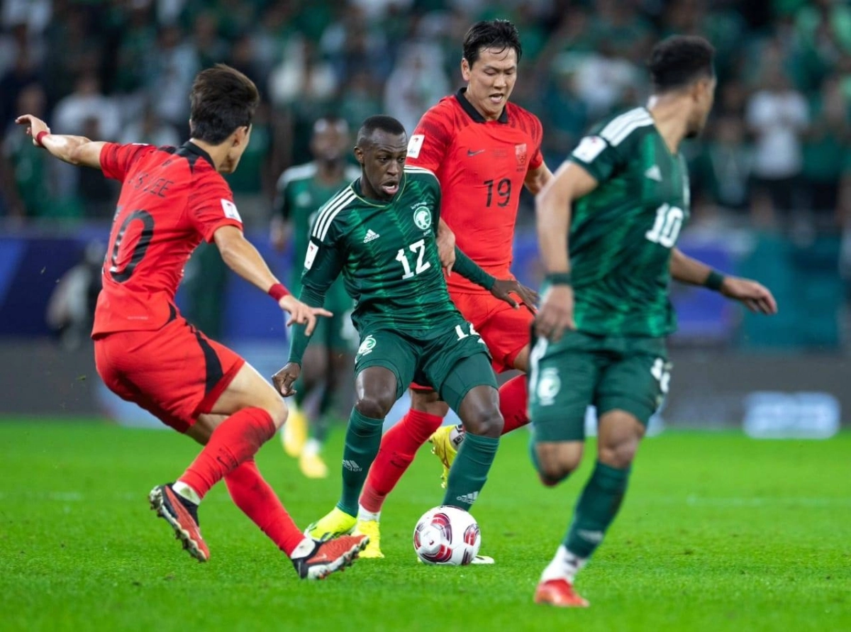 


جانب من مباراة السعودية وكوريا 