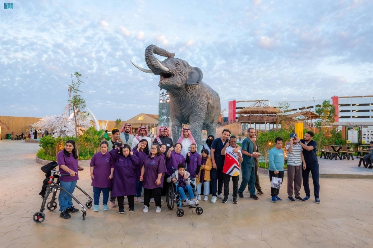 


أطفال خلال الرحلة الترفيهية                                                       (مكة) 