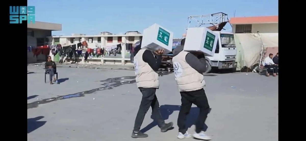 فلسطينيان عائدات بالسلال السعودية