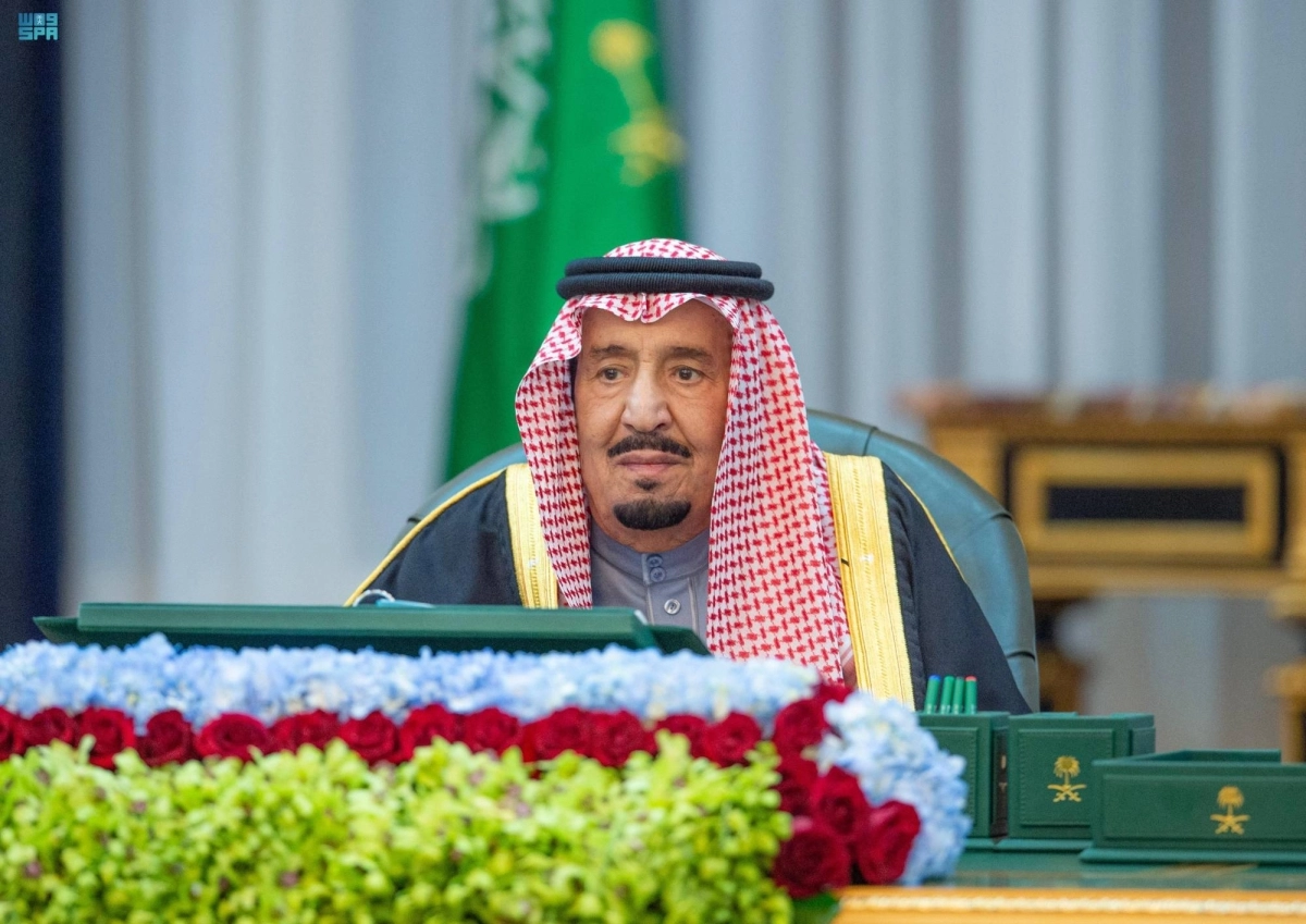 


خادم الحرمين وولي العهد خلال جلسة المجلس     