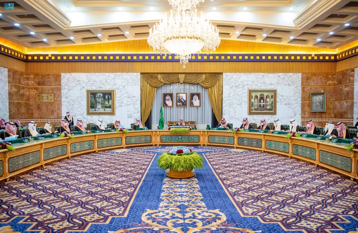 


الملك سلمان لدى ترؤسه جلسة مجلس الوزراء بالرياض أمس الأول                                                                      (واس)     