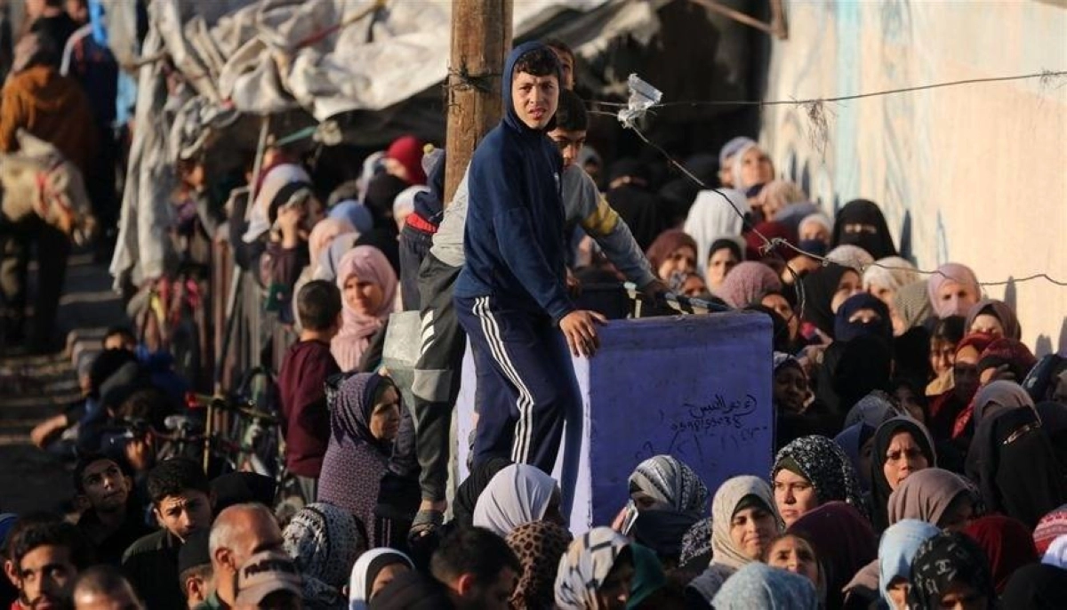 


تكدس بشري كبير في رفح                                                                                   (مكة) 