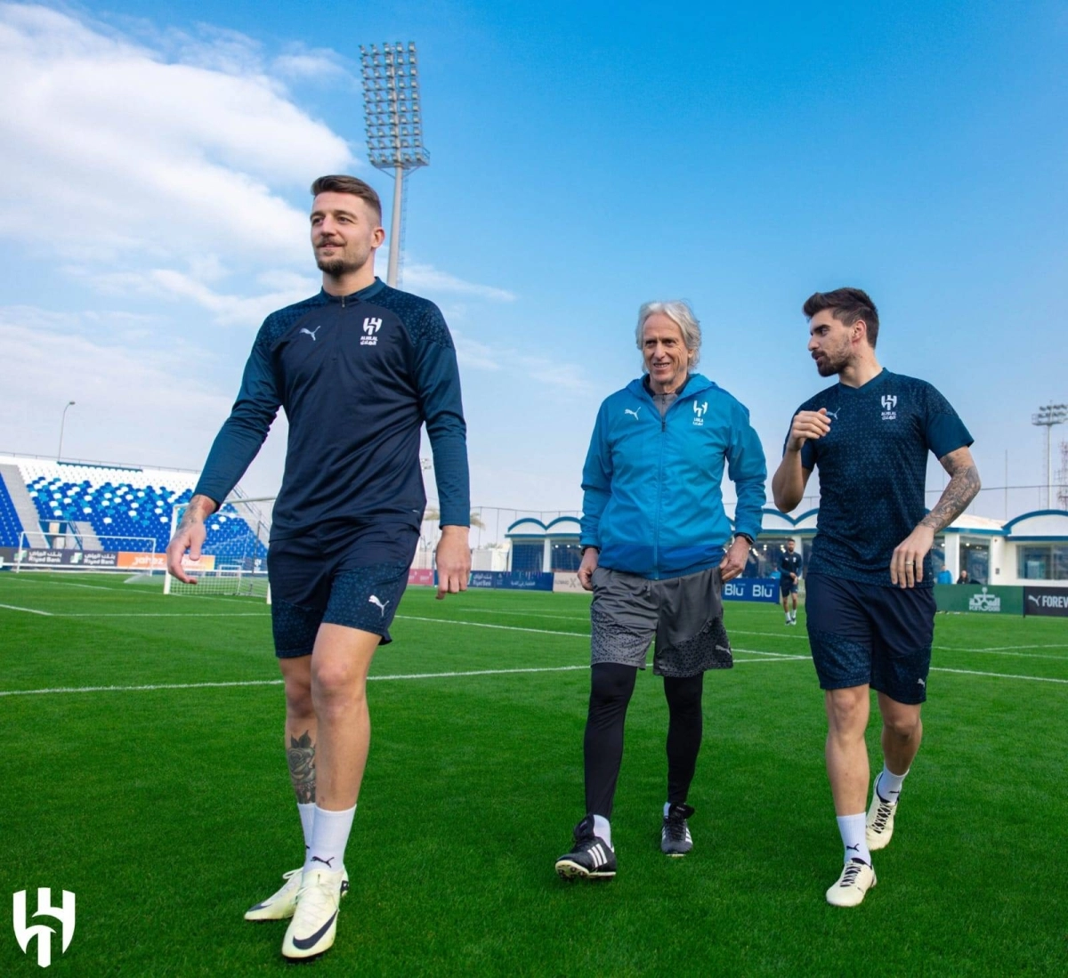 


جيسوس ونيفيز وسافيتش في تدريبات الهلال 