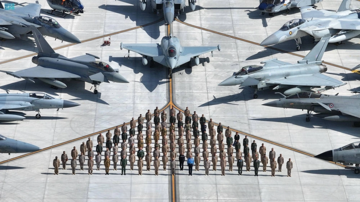 


جانب من التمرين                                            (مكة) 