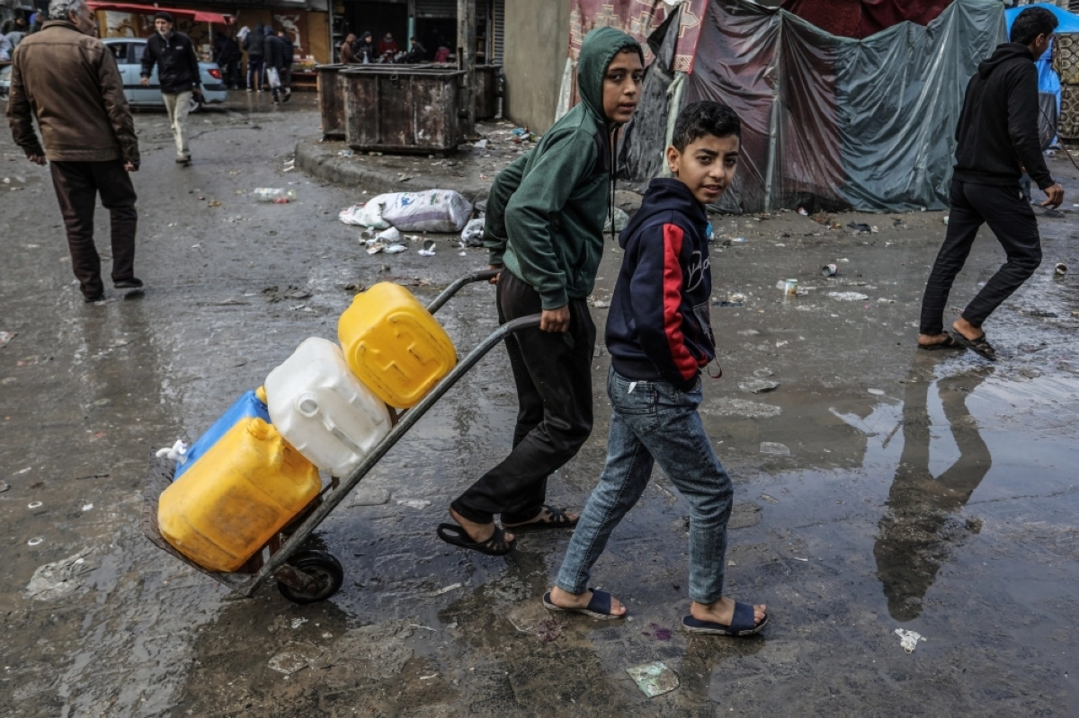 حالة من الرضا رغم معاناة البحث عن المياه