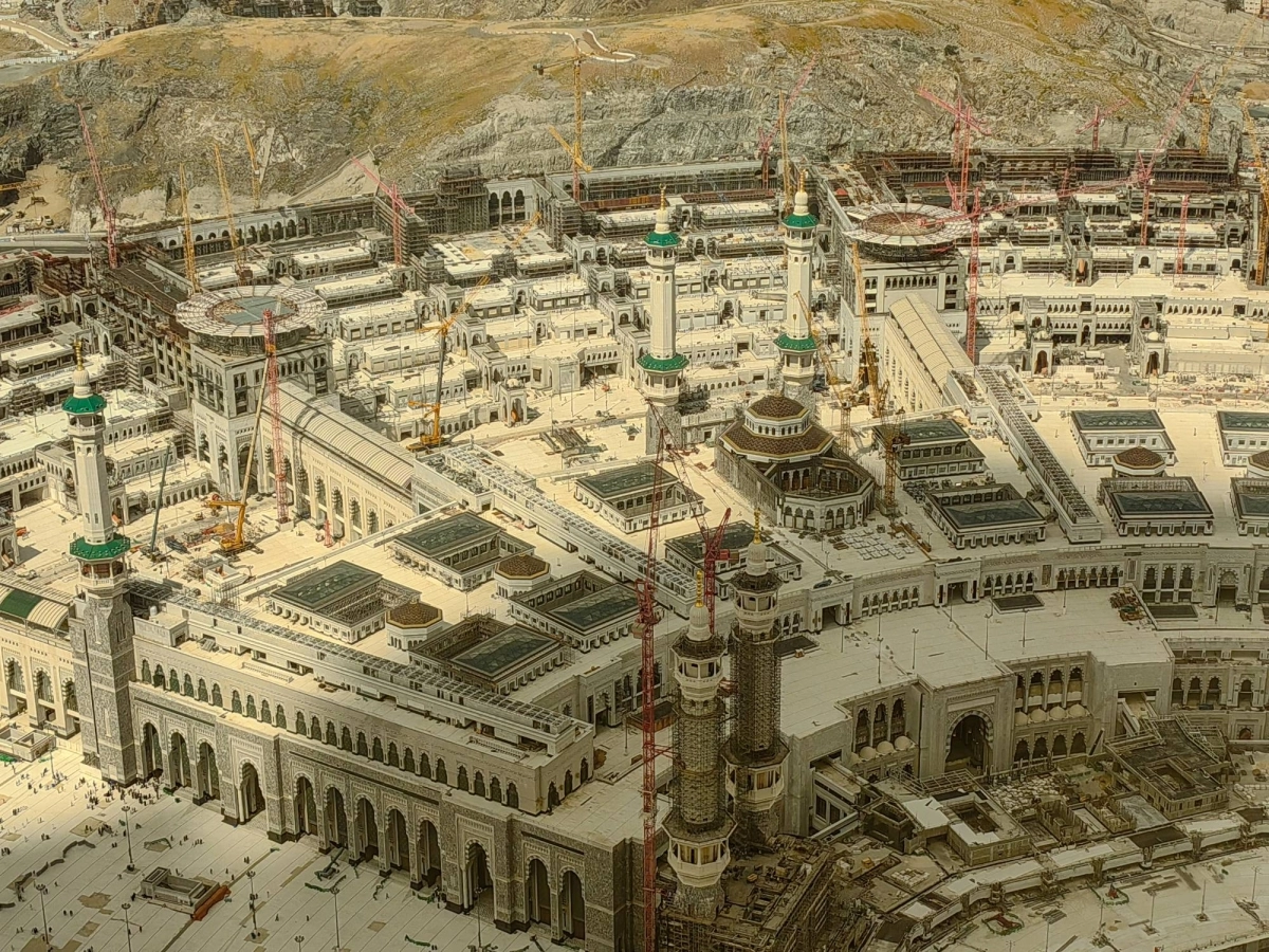 (أنس الحارثي)