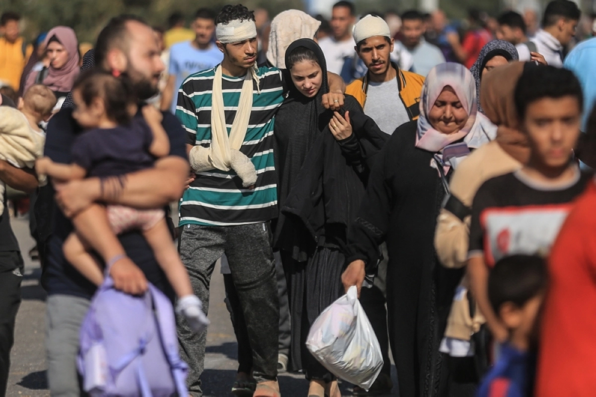 نازحون يواجهون ظروفا انسانية صعبة في غزة (د ب أ)