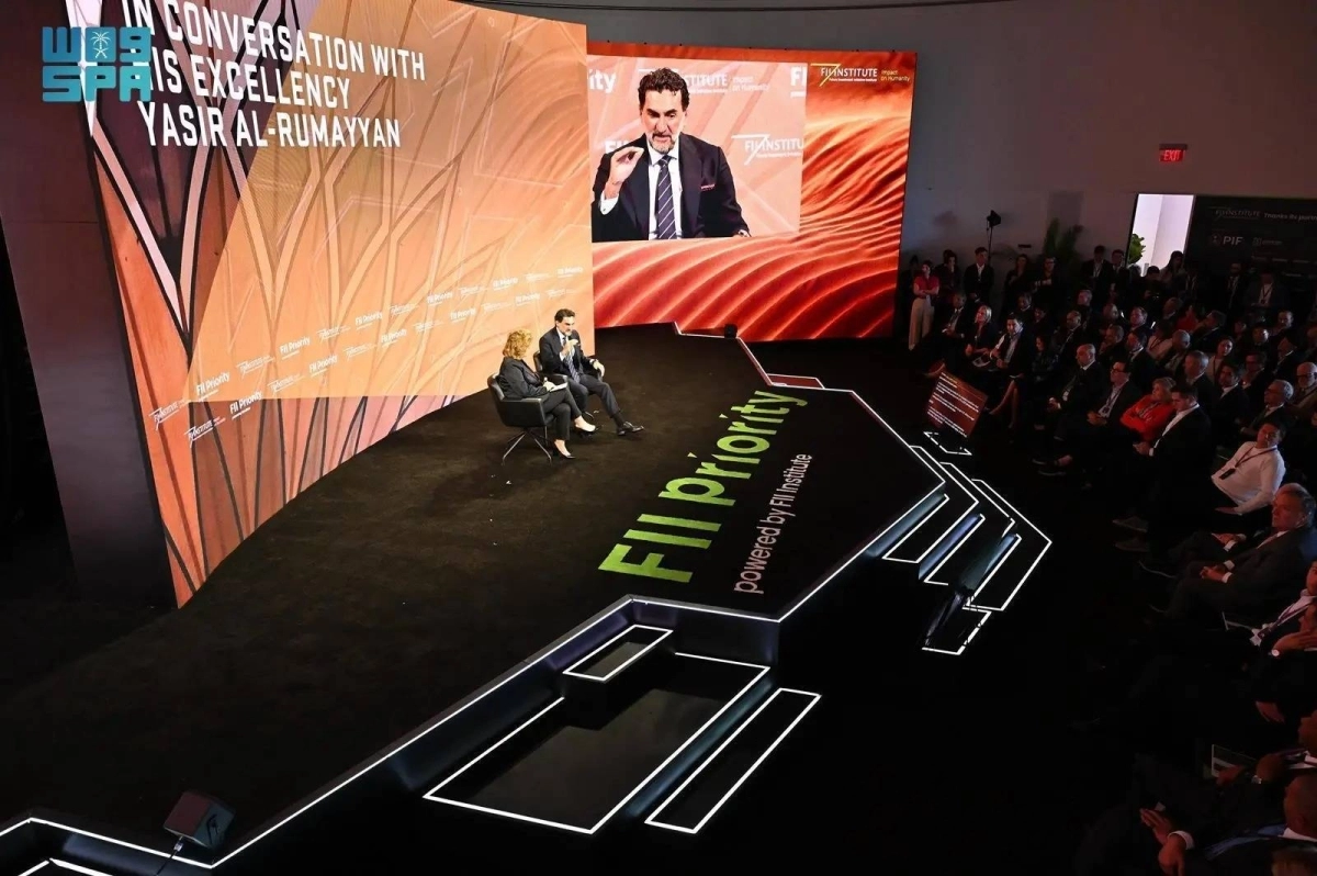  ياسر الرميان خلال الجلسة الحوارية (مكة)