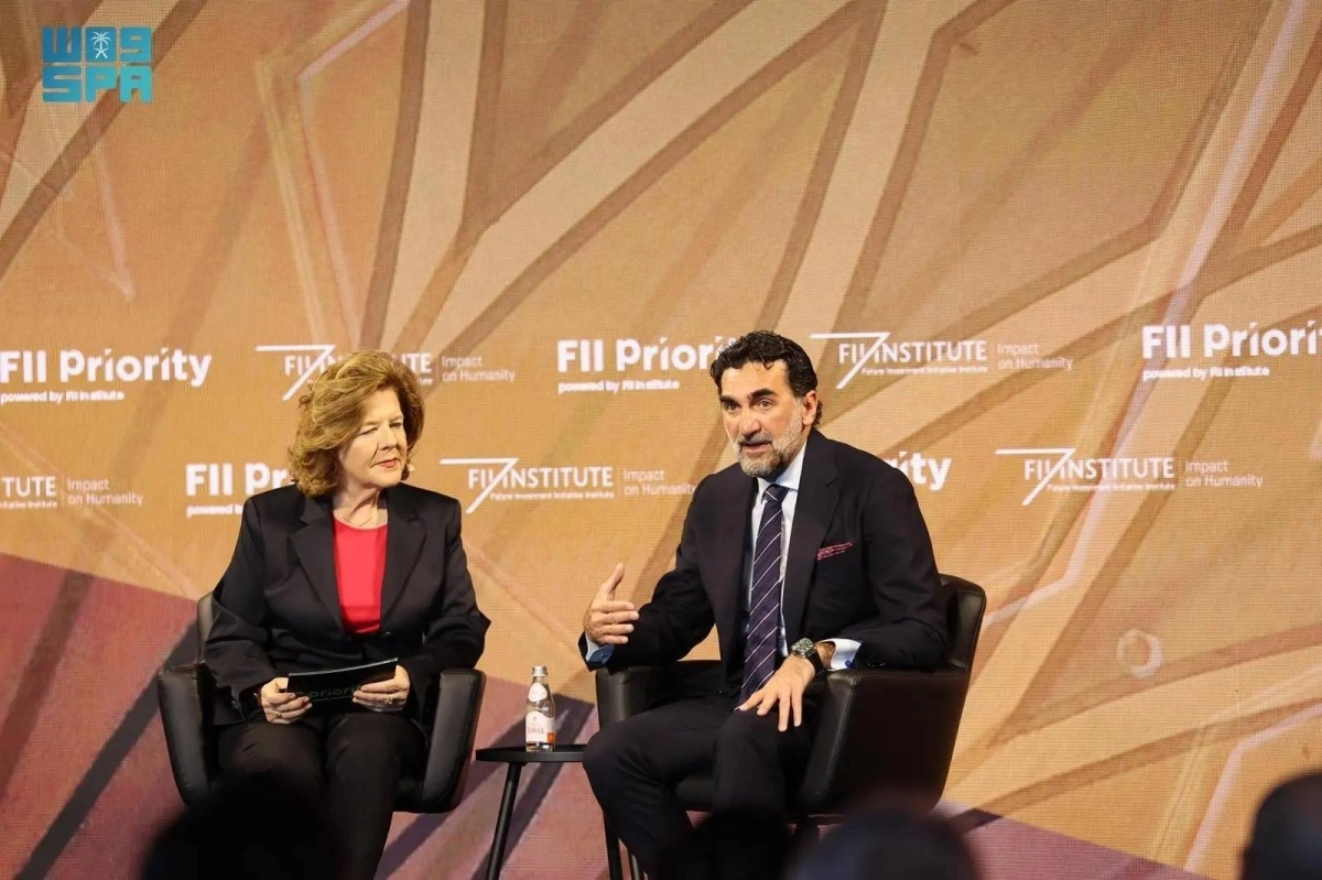 


ياسر الرميان خلال الجلسة الحوارية                  (مكة) 