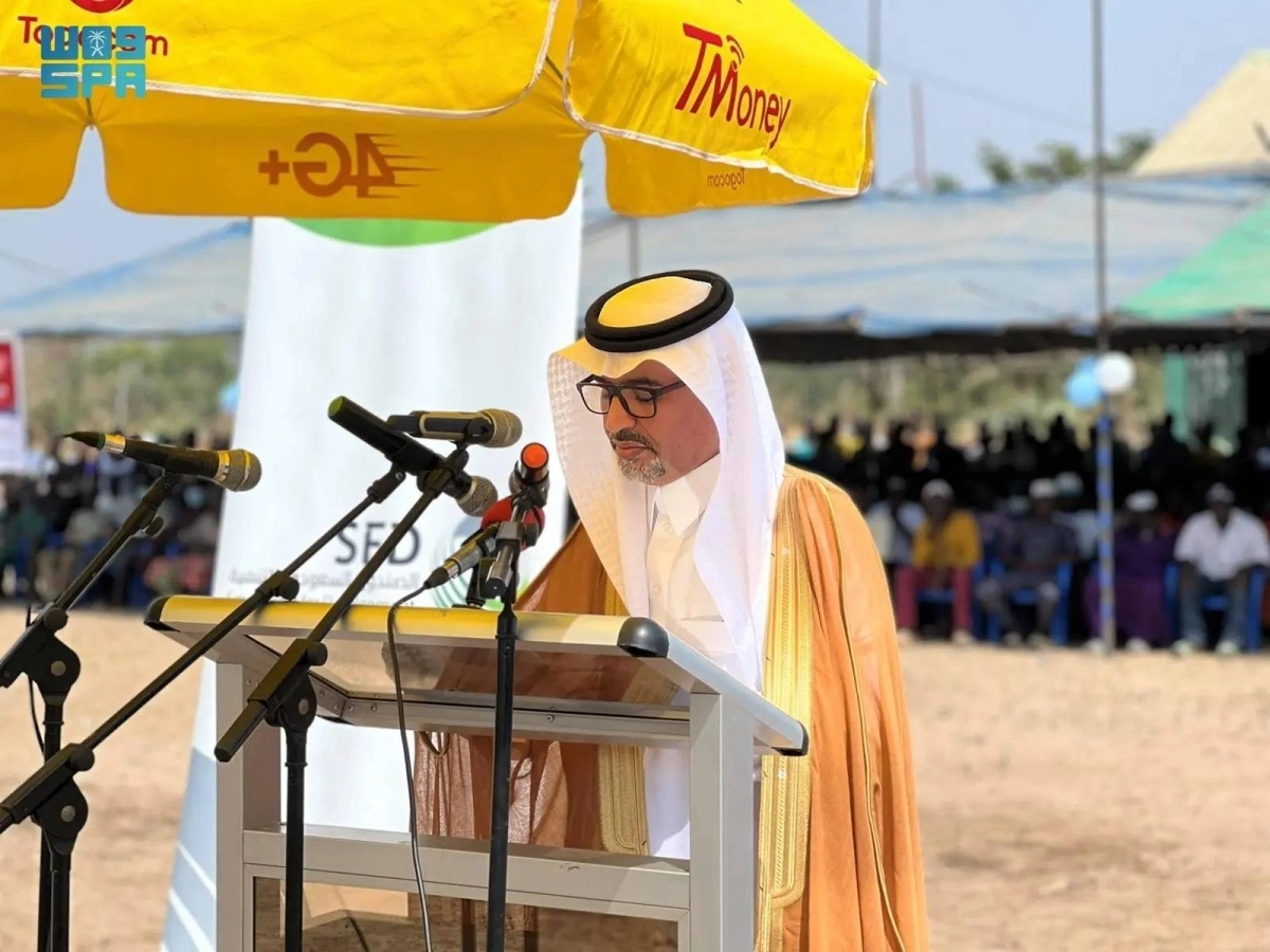 


الشمري خلال التدشين 