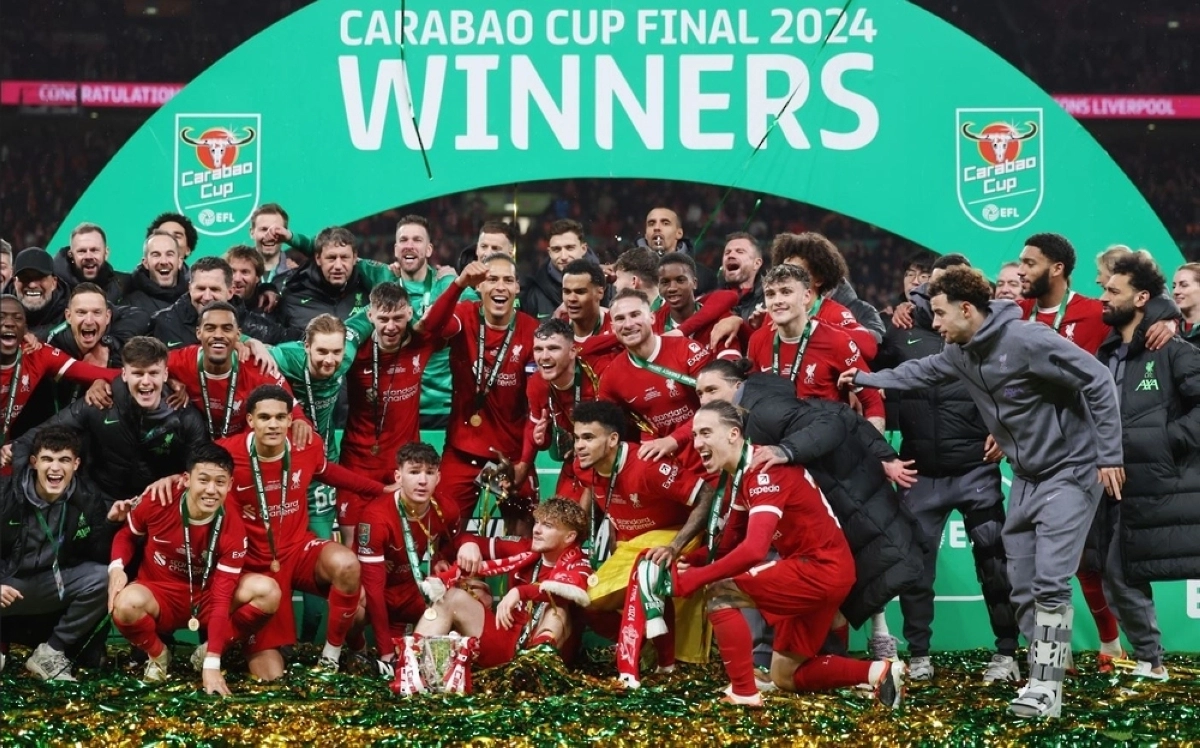 ليفربول يتوج بكأس الرابطة الإنجليزية