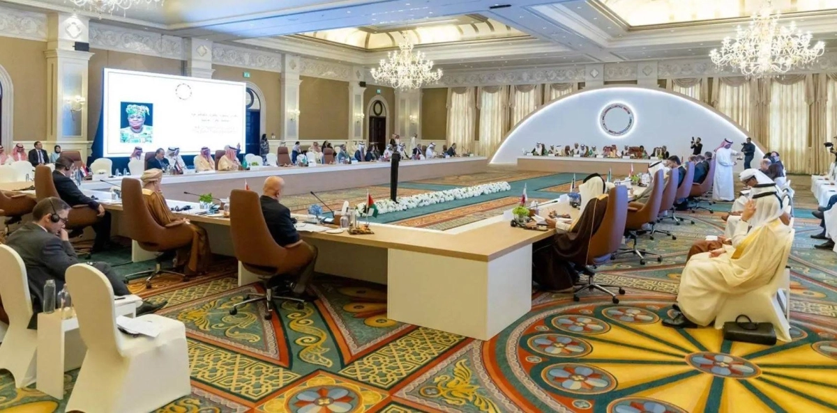 من الاجتماع