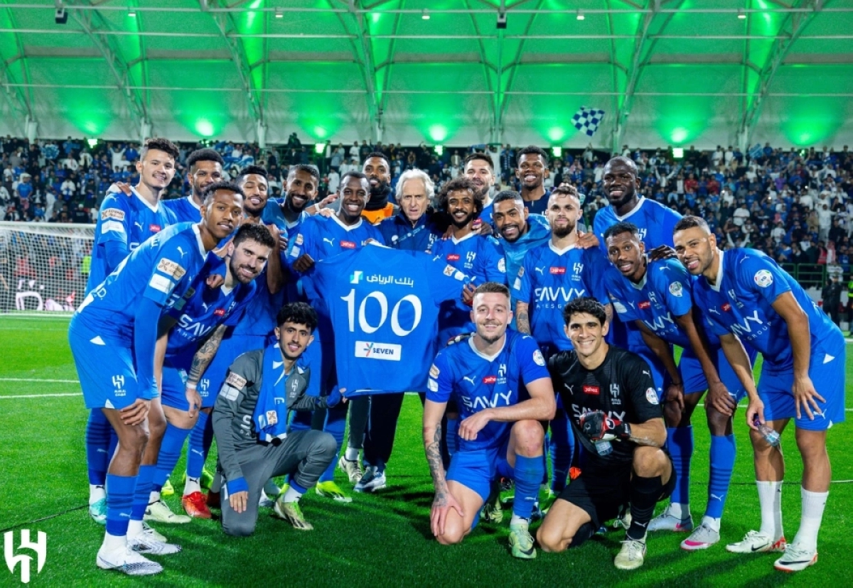 الهلال يحتفل بوصول سعود عبدالحميد للمئوية