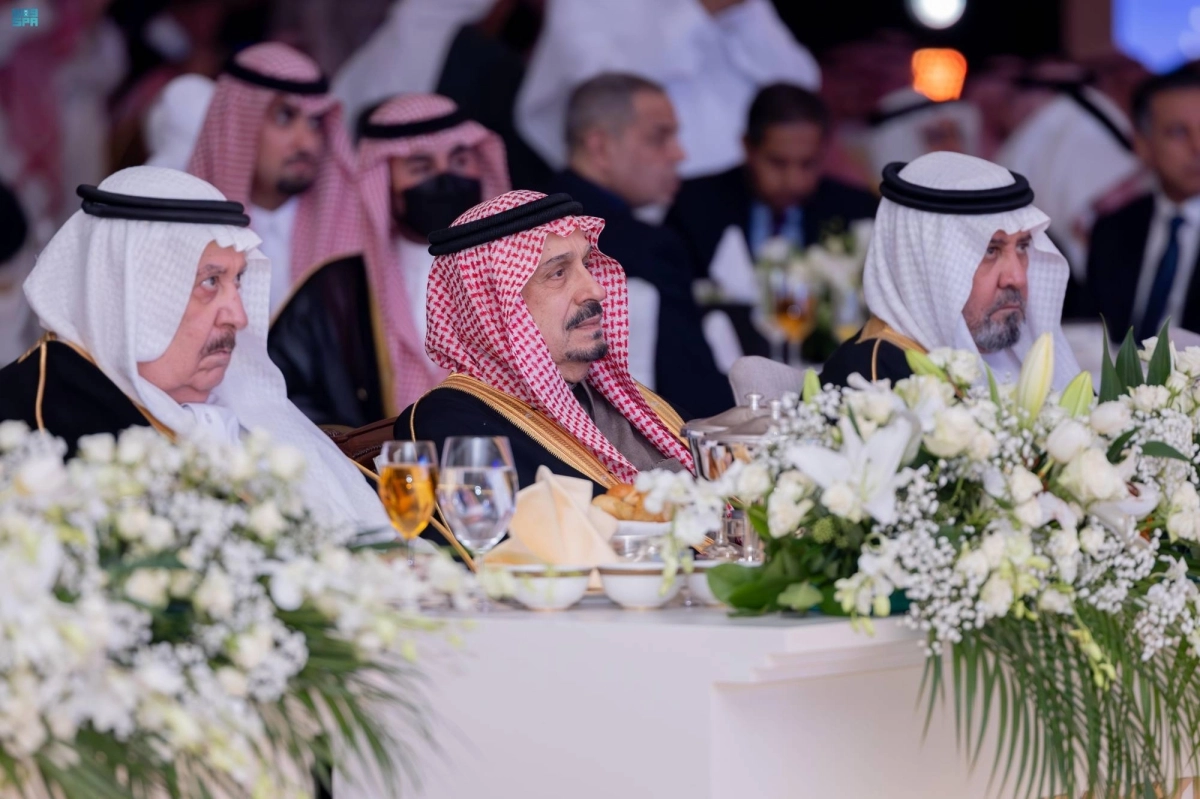 فيصل بن بندر خلال حضوره تكريم رواد العمل الاجتماعي                                          (مكة)