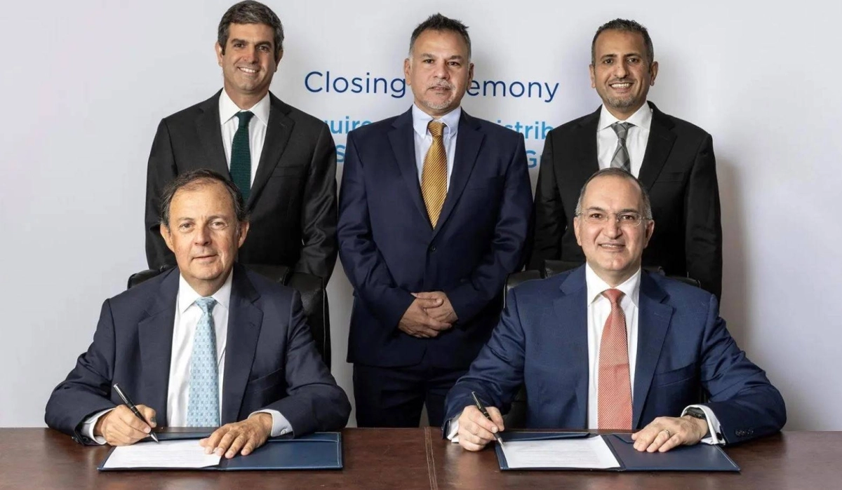 


خلال التوقيع 