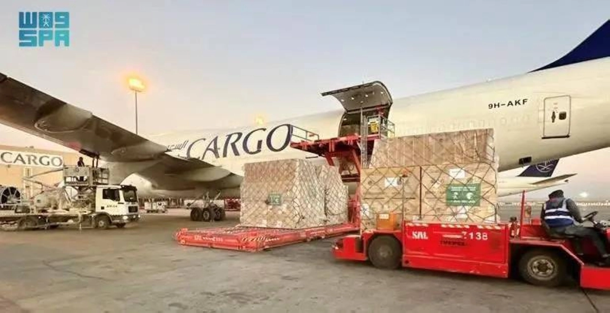 جانب من عملية التحميل