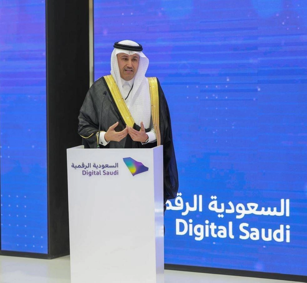 


الجاسر خلال مشاركته 