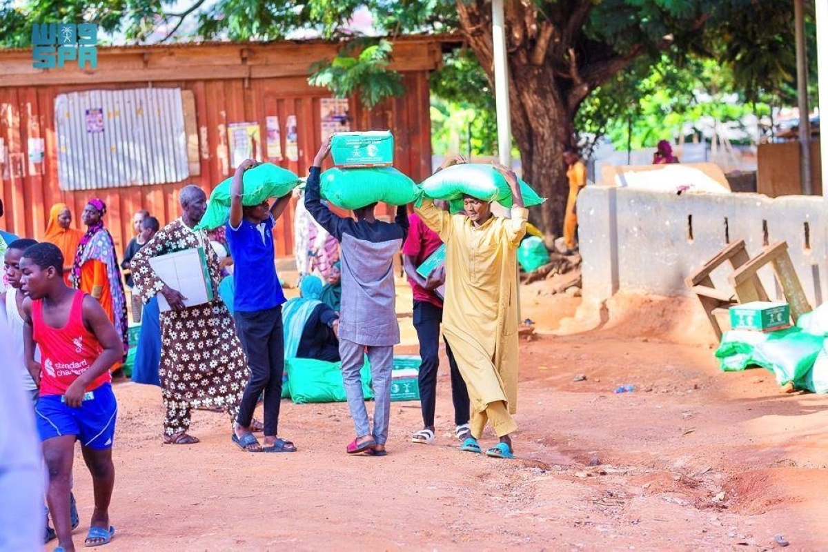 المساعدات في أيدي المستفيدين الأفارقة