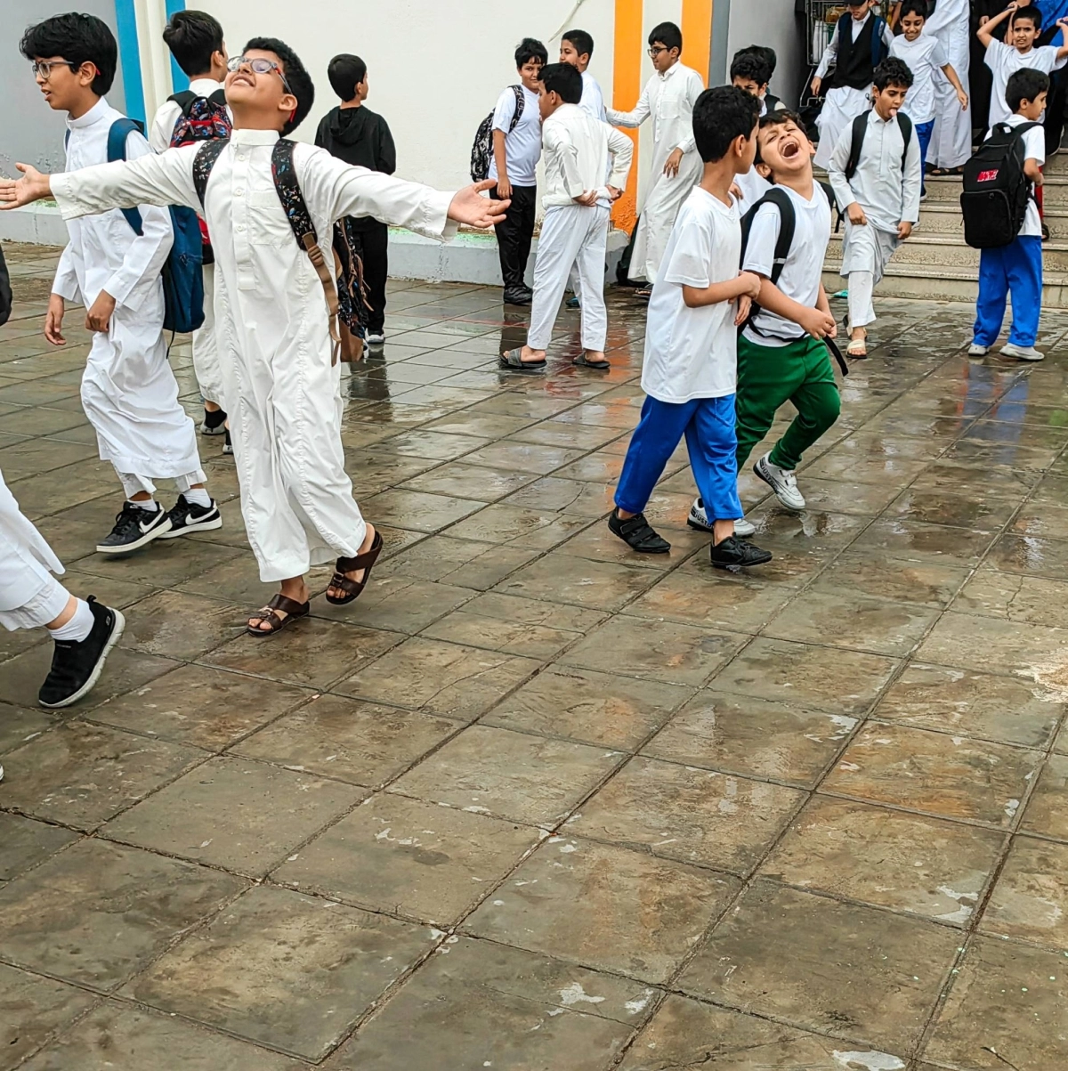 (أنس الحارثي)