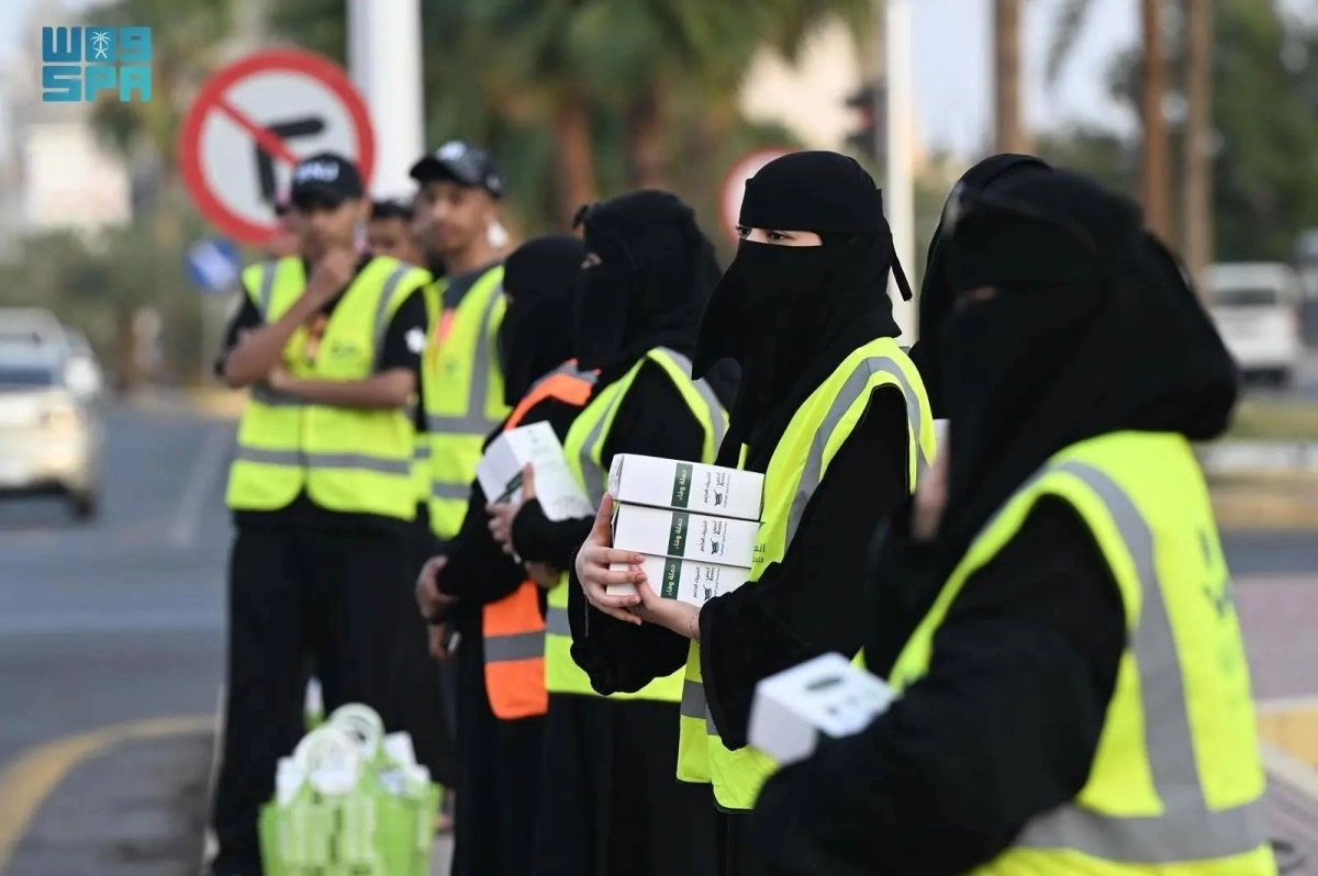 


توزيع الوجبات                                                    (مكة) 