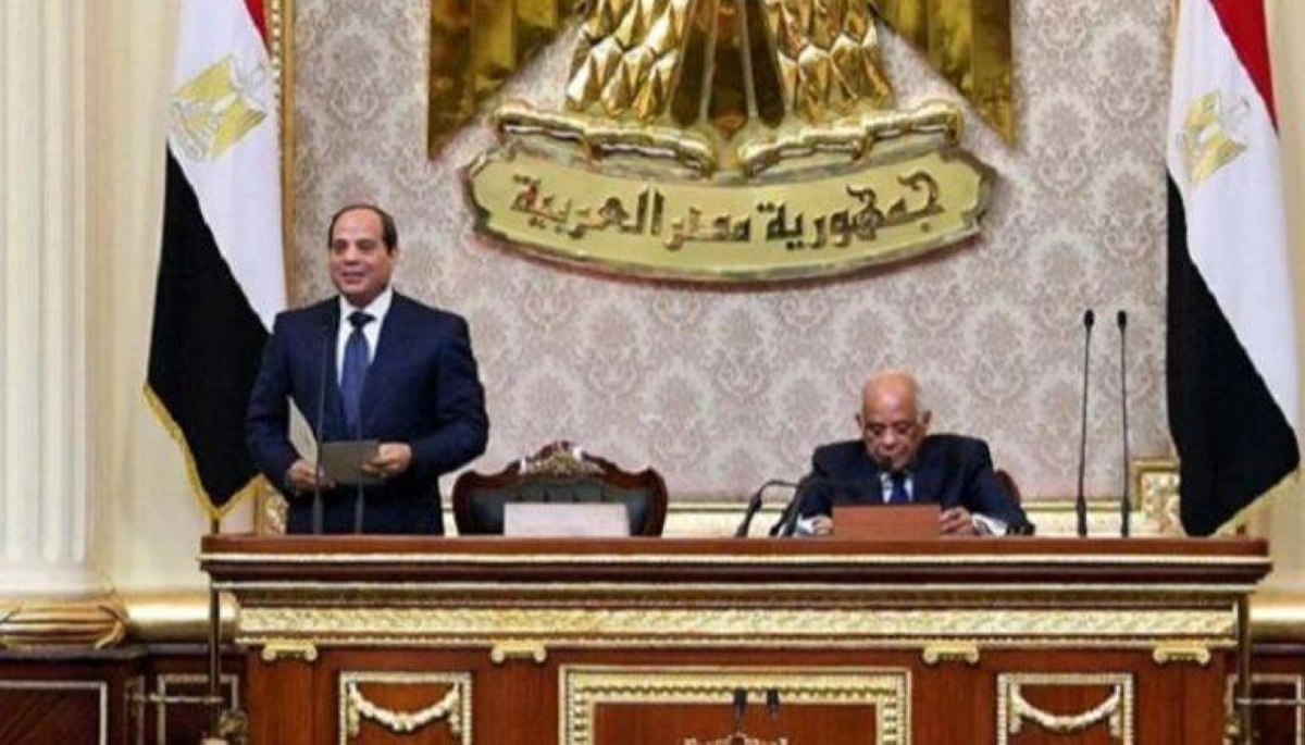 


عبدالفتاح السيسي يؤدي اليمين الدستورية في 2018                               (مكة) 