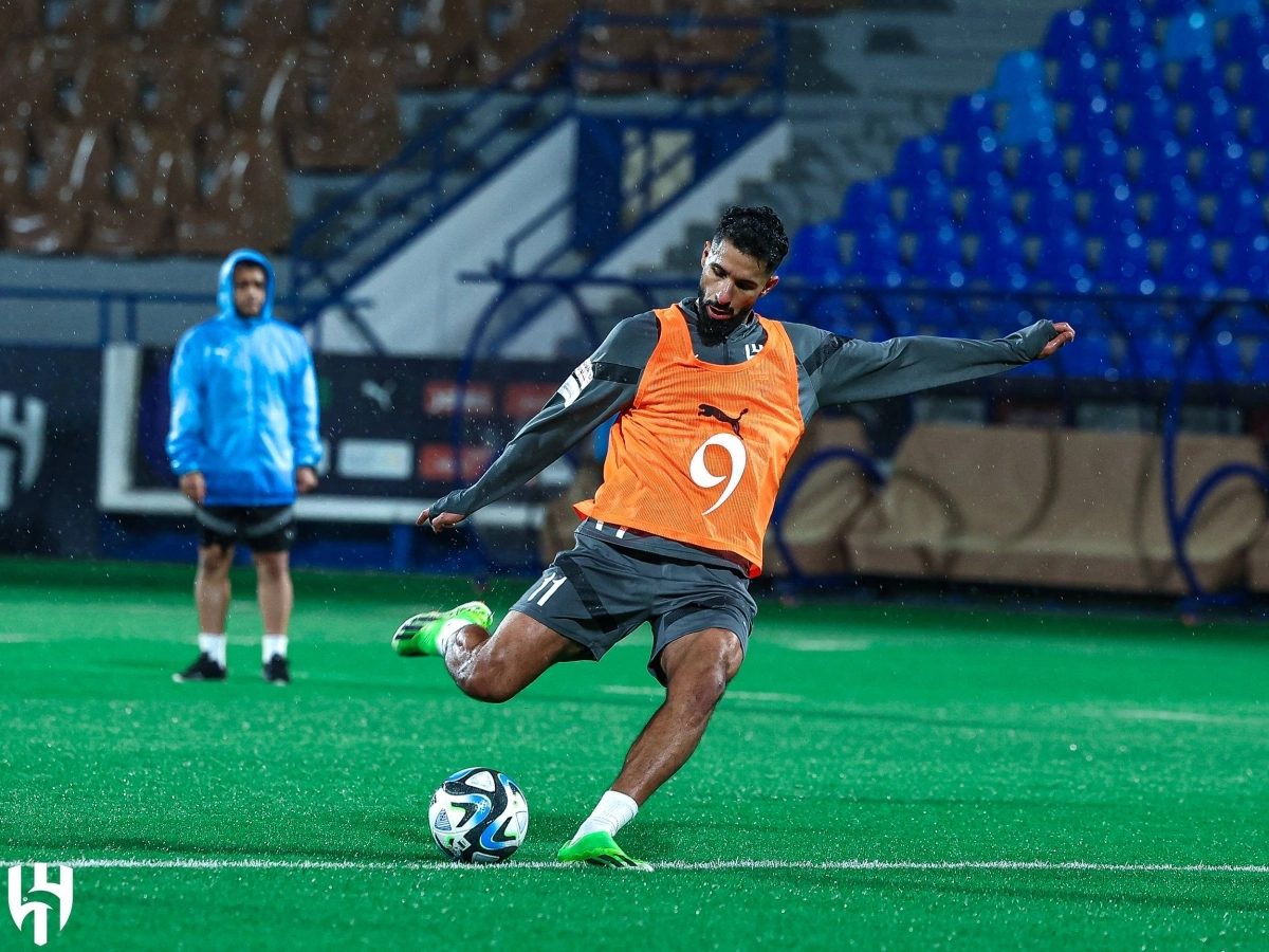 


صالح الشهري في تدريبات الهلال 