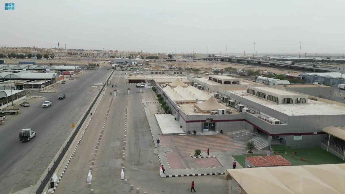 


جولات مكثفة على أسواق النفع العام                      (مكة) 