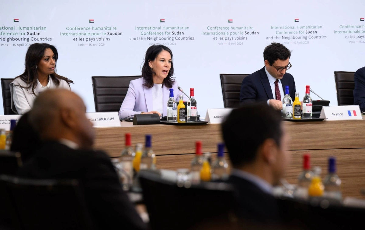 جانب من مؤتمر باريس (د ب أ)