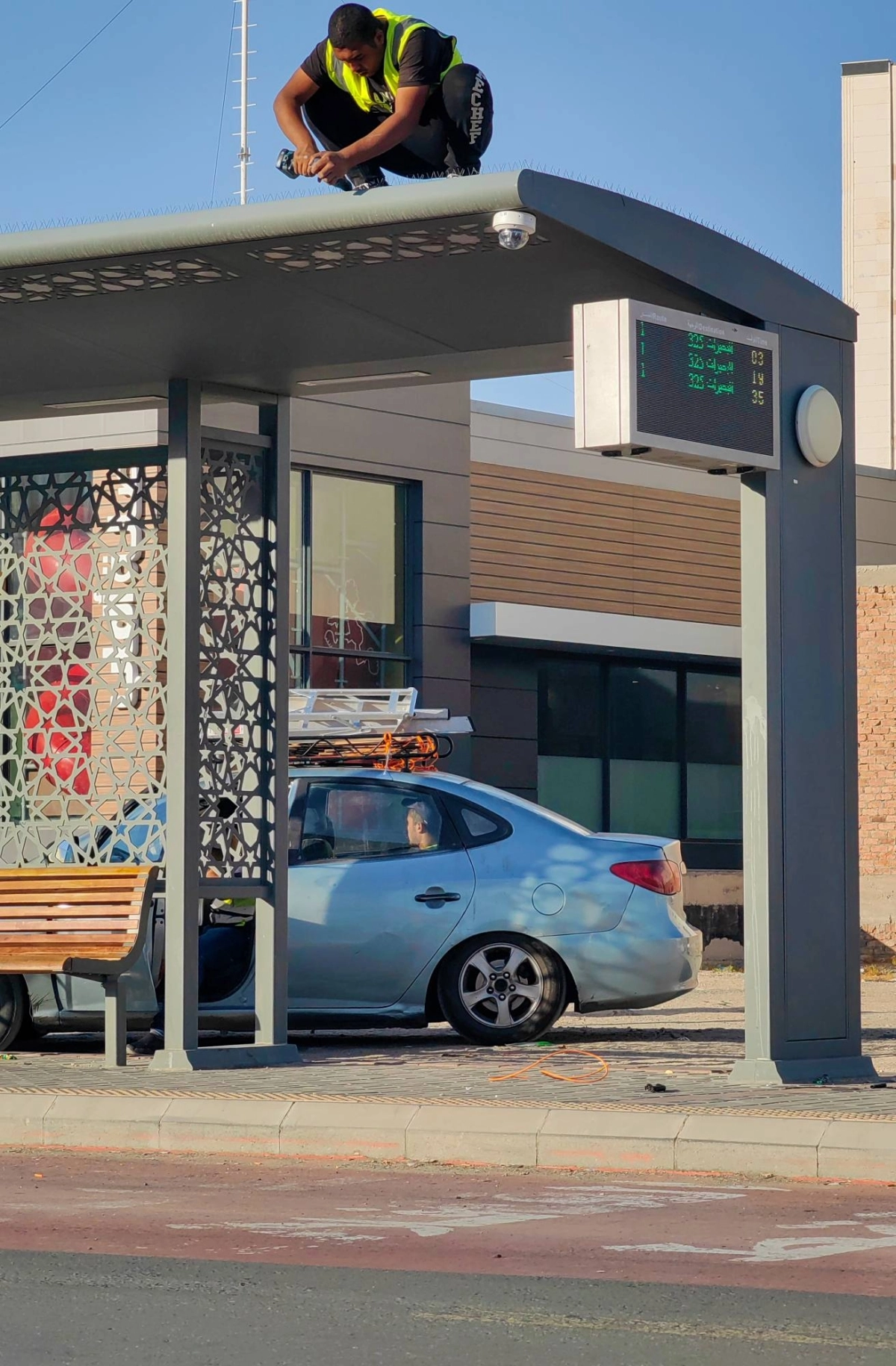 (أنس الحارثي)