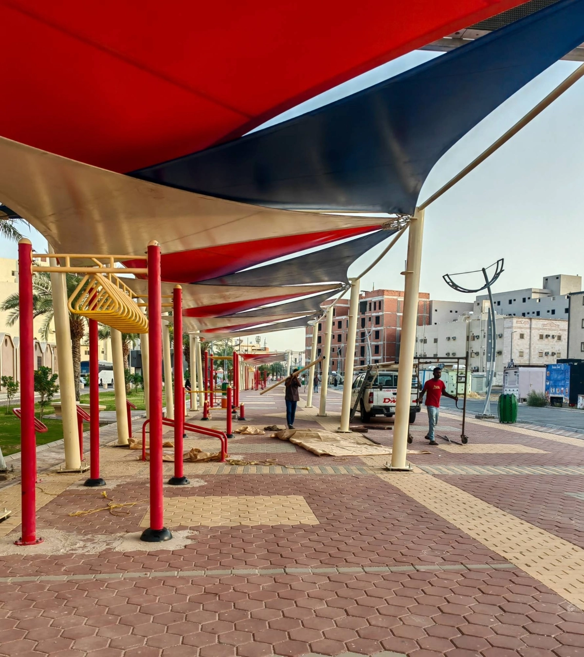 (أنس الحارثي)