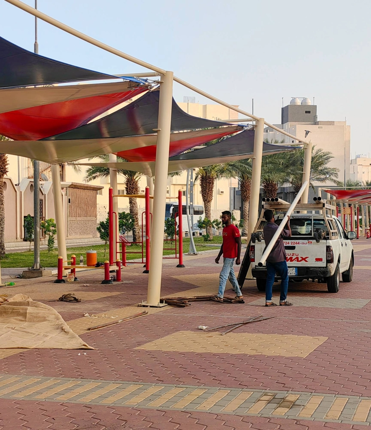 (أنس الحارثي)