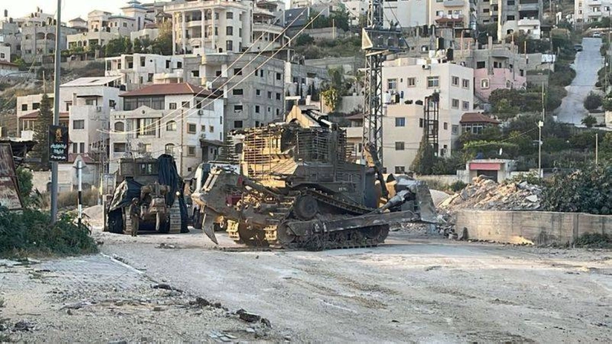 


آليات الاحتلال تتوغل في المخيم 