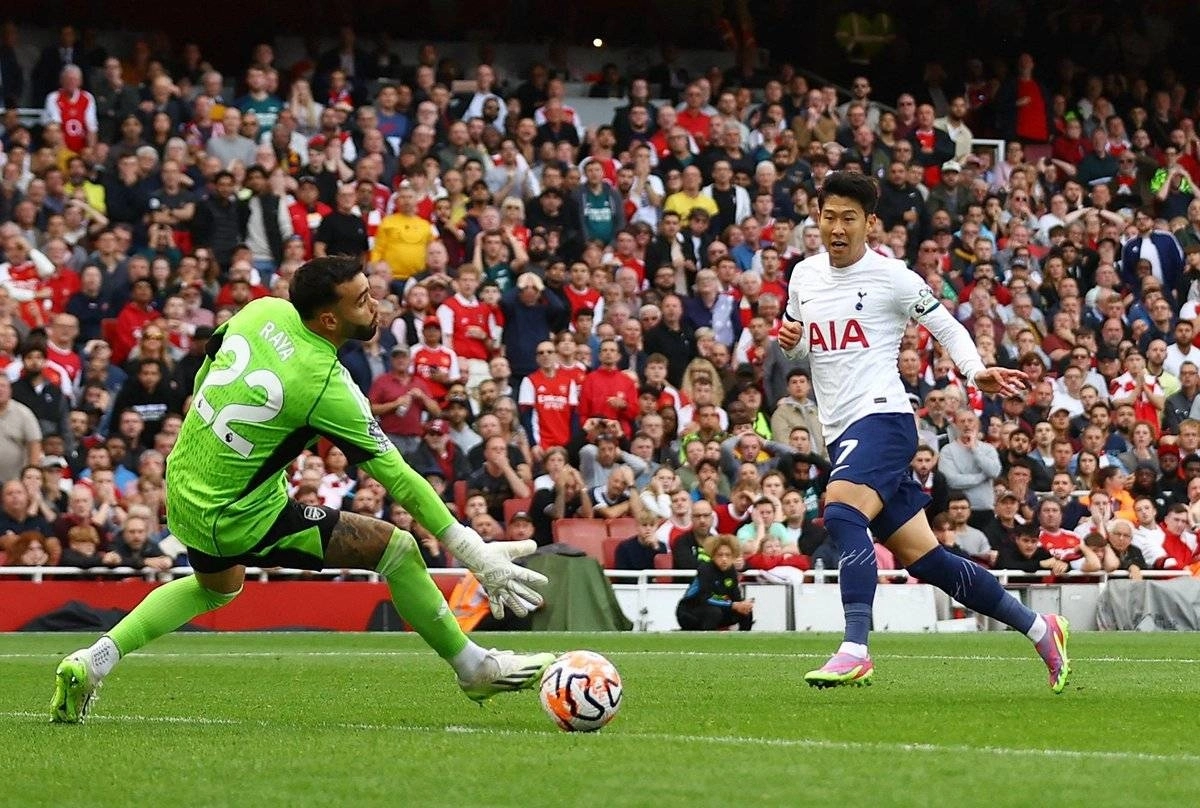 


أرسنال يتعادل مع توتنهام في الدور الأول 