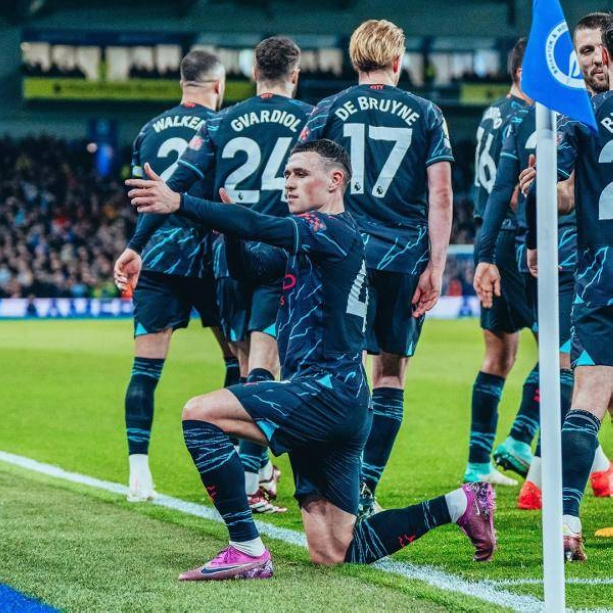 


فودين يحتفل بالفوز على برايتون 