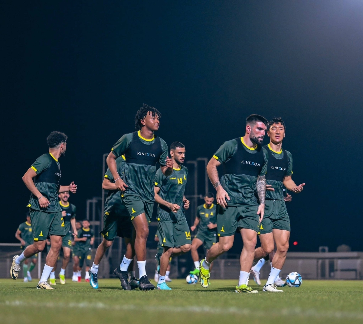 


من استعدادات الخليج لنصف النهائي 