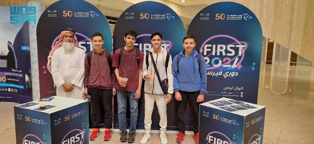 


طلاب مشاركون في البطولة                 (مكة) 