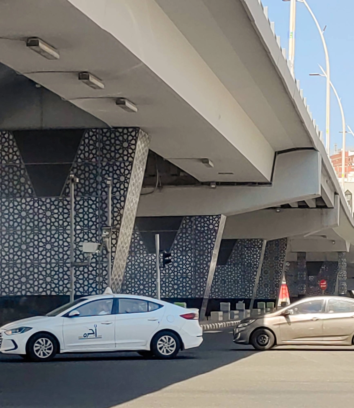 (أنس الحارثي)