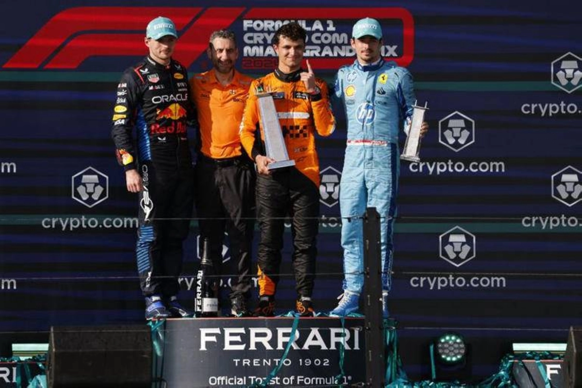 


جانب من التتويج 