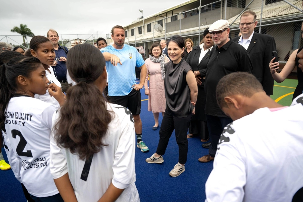 تتحدث للبراعم من فريق الناشئات